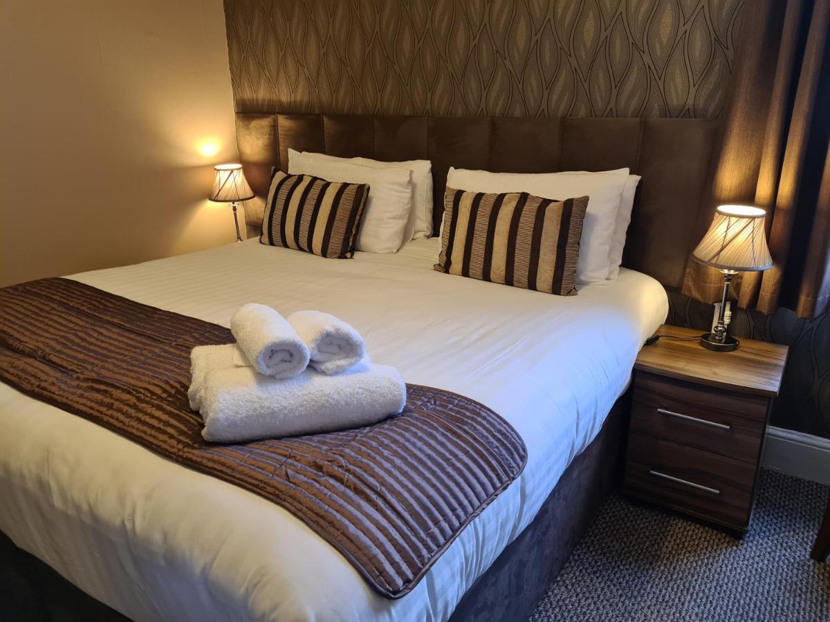 Hotel The Penkelie Southport Esterno foto