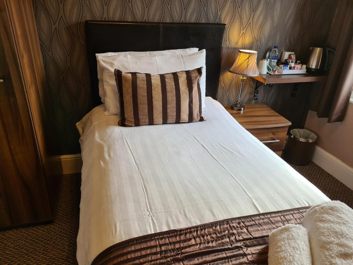 Hotel The Penkelie Southport Esterno foto