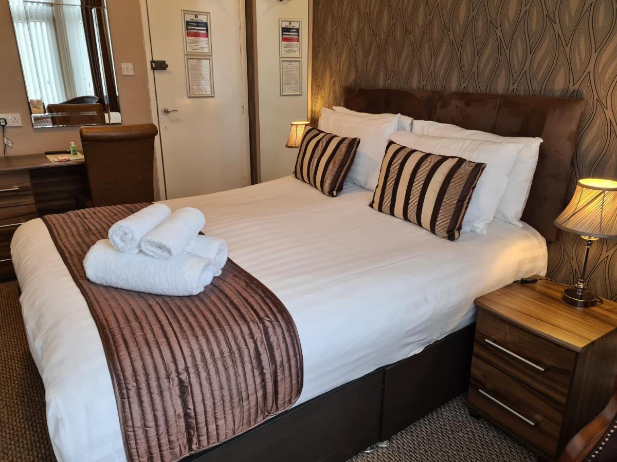 Hotel The Penkelie Southport Esterno foto