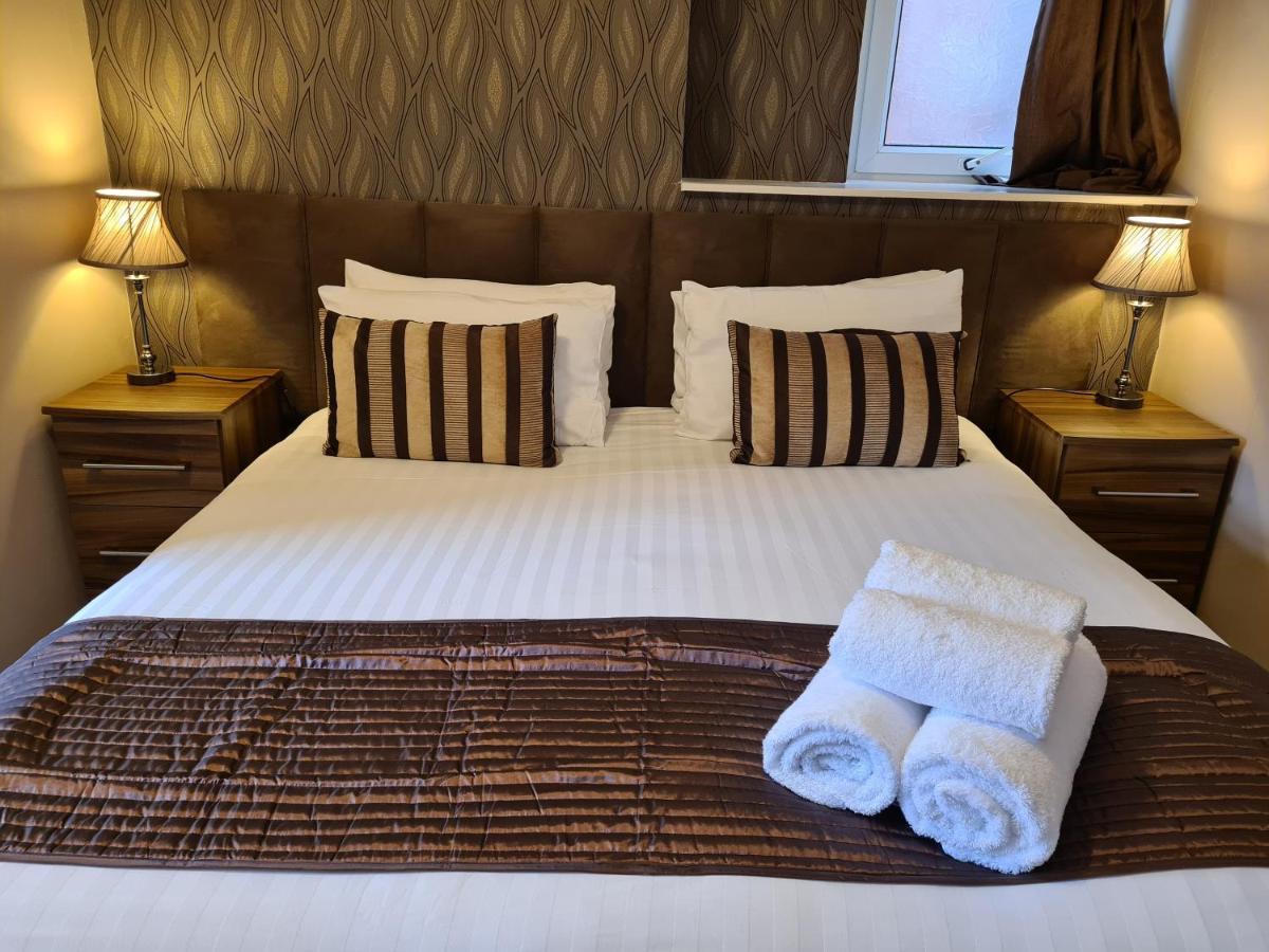 Hotel The Penkelie Southport Esterno foto