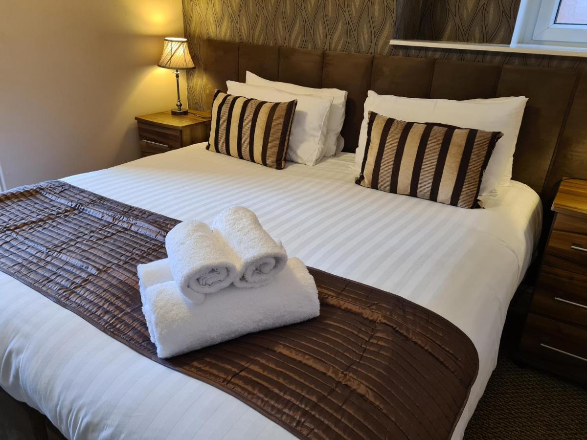 Hotel The Penkelie Southport Esterno foto