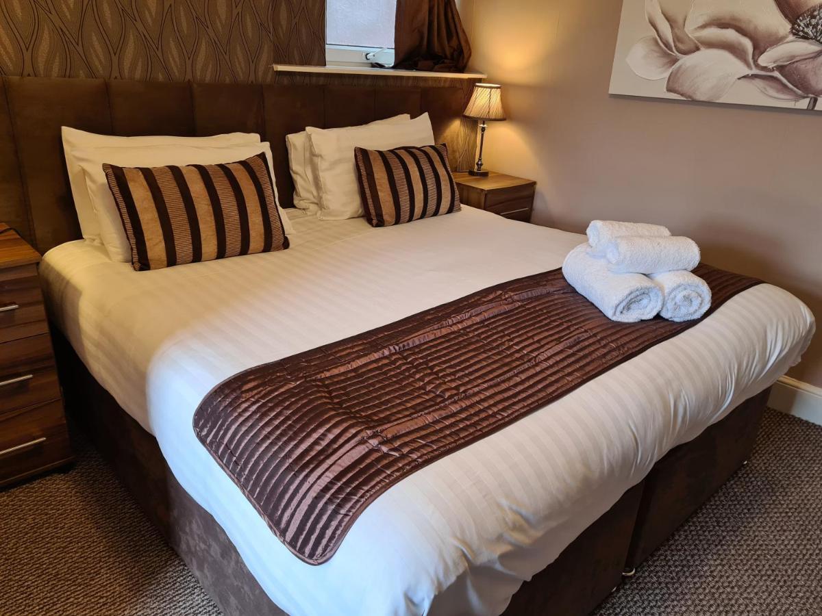 Hotel The Penkelie Southport Esterno foto
