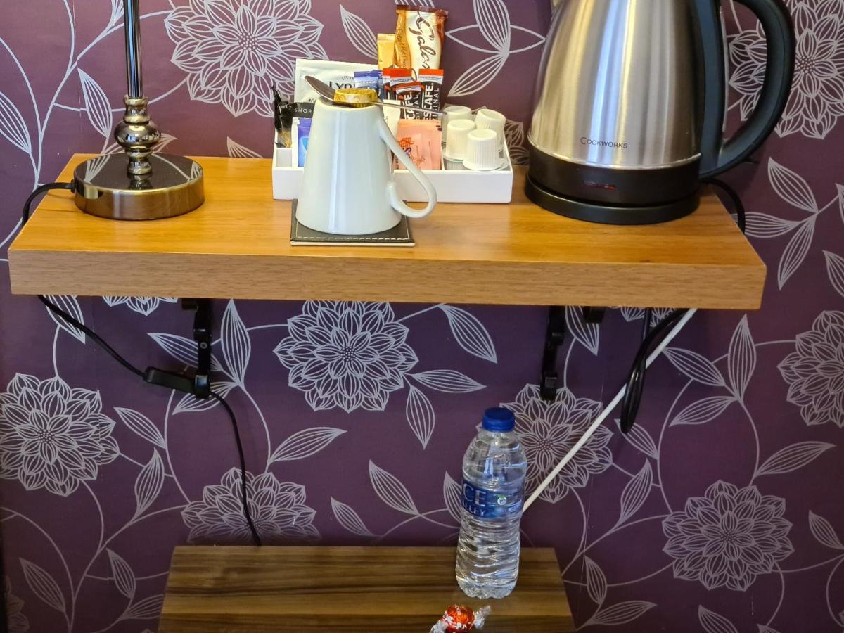 Hotel The Penkelie Southport Esterno foto